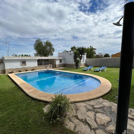 Chalet En La Barrosa, Piscina+Bbq+Grifo De Cerveza Chiclana de la Frontera Exterior foto